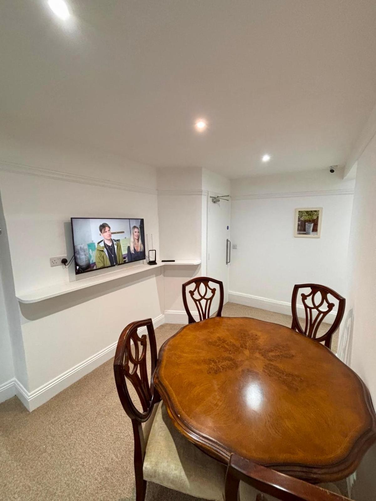 Hotel Juniper Berry Southampton Esterno foto