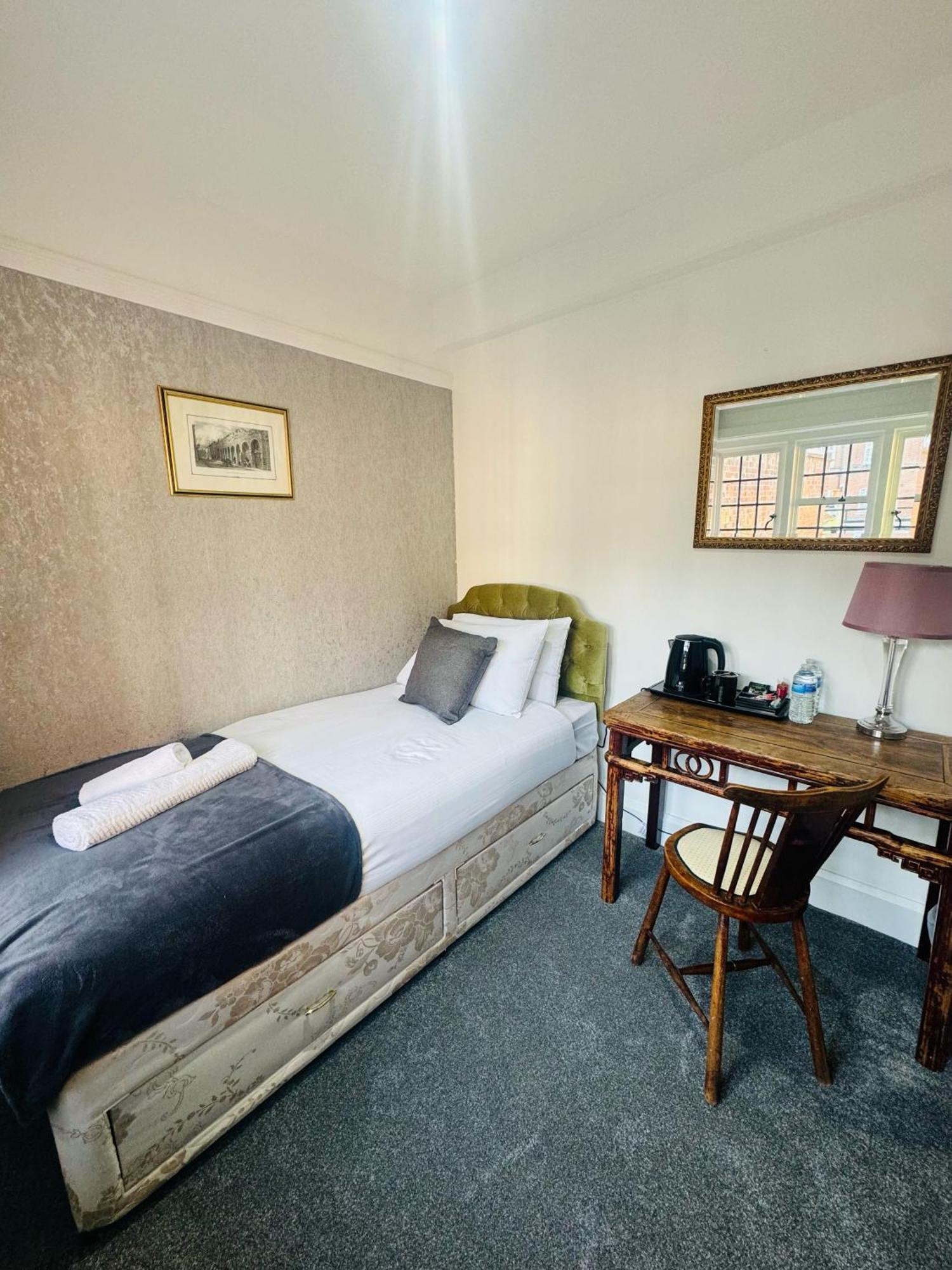 Hotel Juniper Berry Southampton Esterno foto