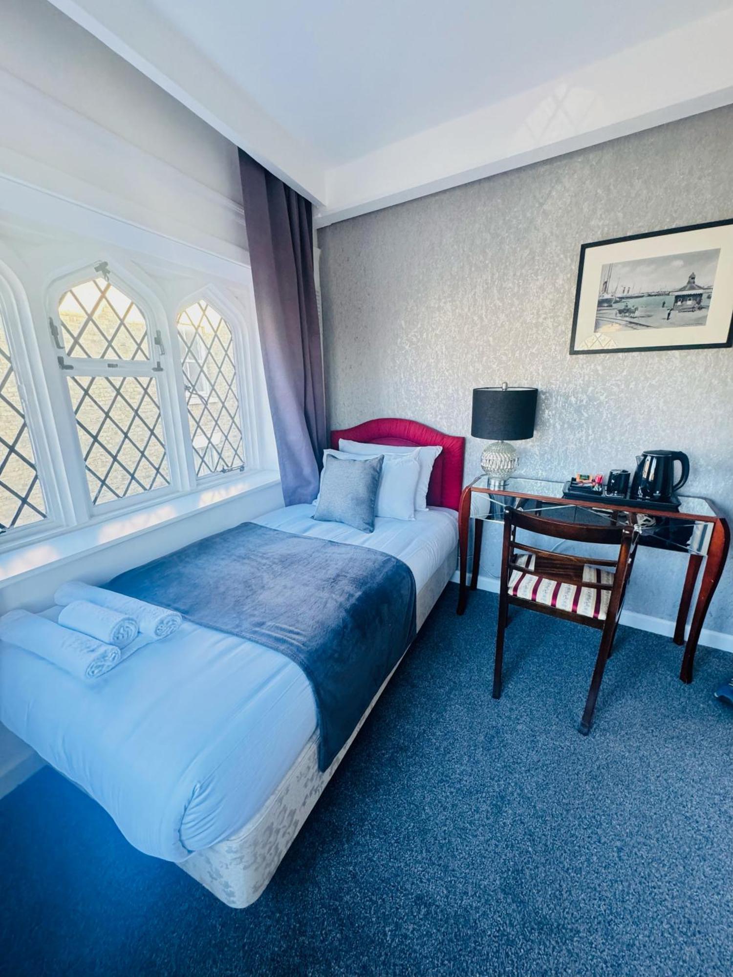 Hotel Juniper Berry Southampton Esterno foto